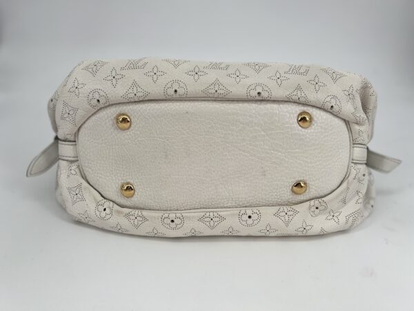 Louis Vuitton Mahina Shoulder Bag - Image 6